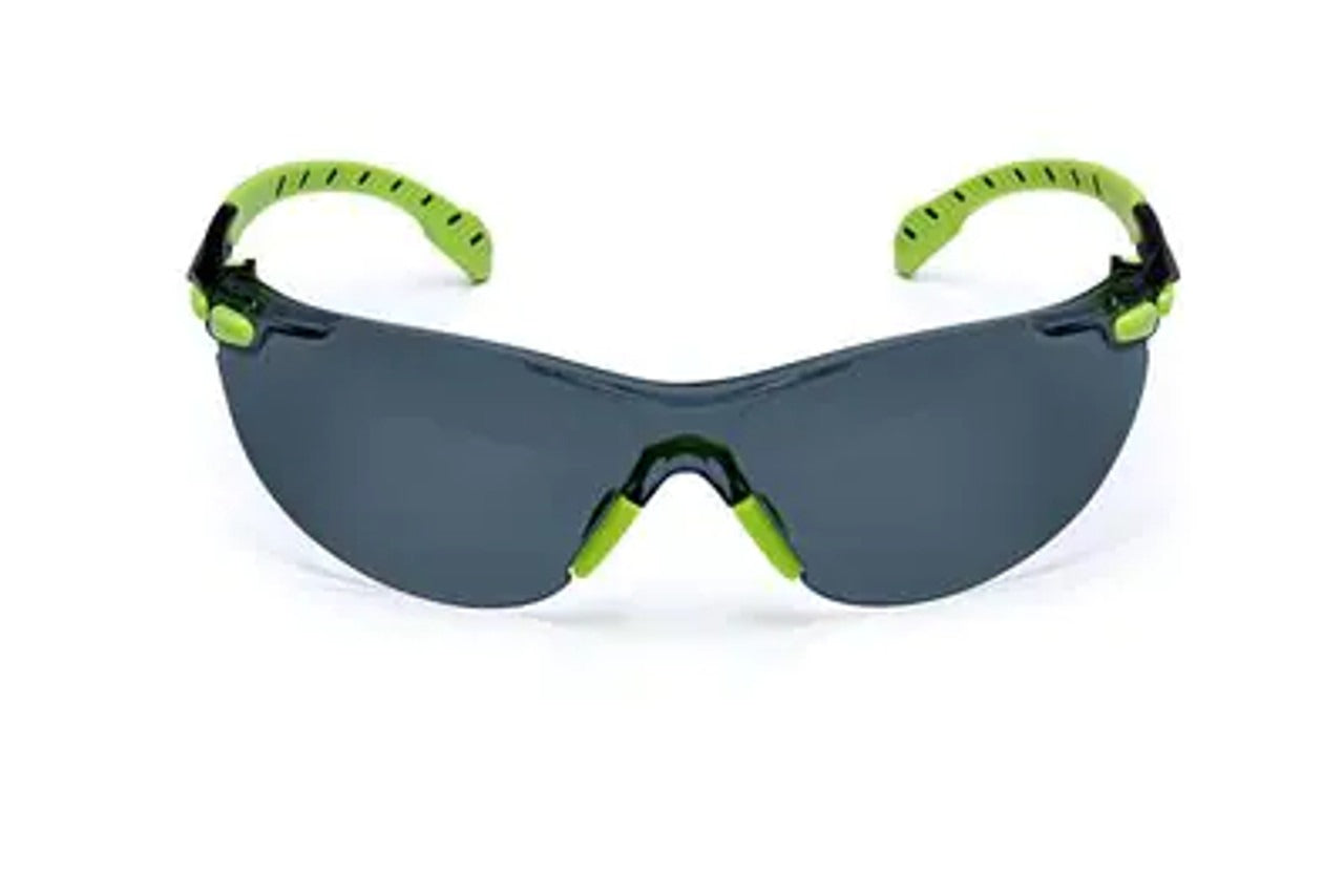 Gafas de seguridad 3M Solus serie 1000, color verde/negro, con Scotchgard gris y lente antivaho.